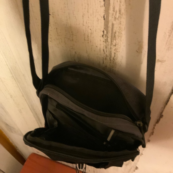 Swiss Gear Small Bag - Picture 5 of 8